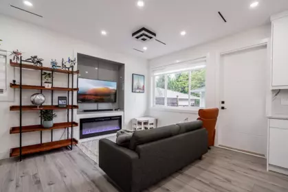 2 4675 Canada Way, Burnaby, BC, Burnaby — Half Duplex for sale