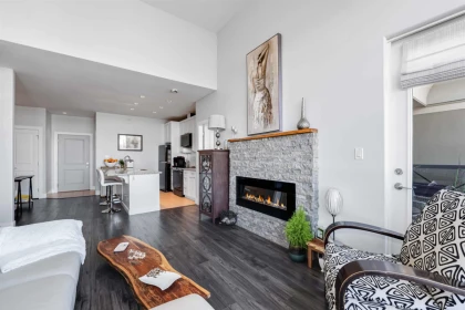 Breakfast Nook Photo of 421 2970 King George Boulevard, Surrey, BC