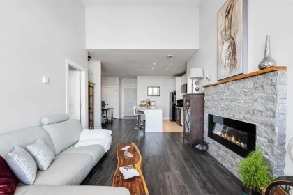 Pantry Photo of 421 2970 King George Boulevard, Surrey, BC
