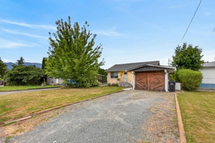 45407 Wellington Avenue, Chilliwack, BC, Chilliwack — Single Family Residence for sale