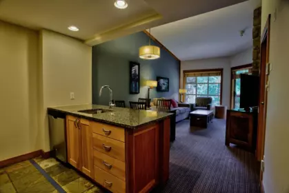 638A 2036 London Lane, Whistler, BC, Whistler — Apartment/Condo for sale