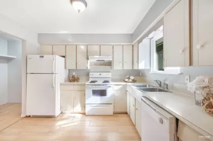Kitchen Island Photo of 20022 Grade Crescent, Langley, BC