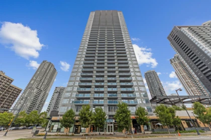 2910 13615 Fraser Highway, Surrey, BC, Surrey — Apartment/Condo for sale