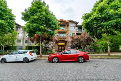 Aerial View of 302 3110 Dayanee Springs Boulevard, Coquitlam, BC