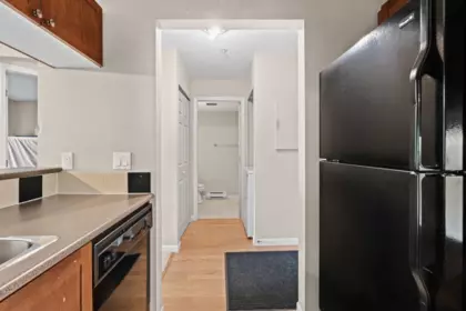 205 5600 Andrews Road, Richmond, BC, Richmond — Apartment/Condo for sale