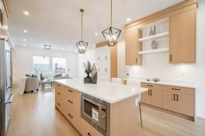 16677 16 Avenue, Surrey, BC, Surrey — Half Duplex for sale