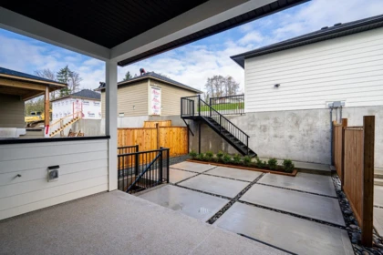 Hot Tub / Spa Photo of 16677 16 Avenue, Surrey, BC
