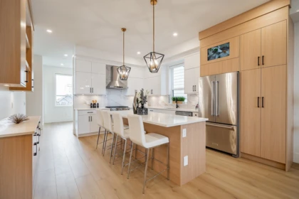 Kitchen Island Photo of 16677 16 Avenue, Surrey, BC