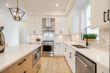 Kitchen Photo of 16677 16 Avenue, Surrey, BC