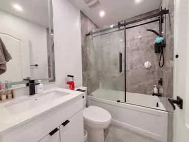 Walk-In Closet Photo of 2 9288 Keefer Avenue, Richmond, BC