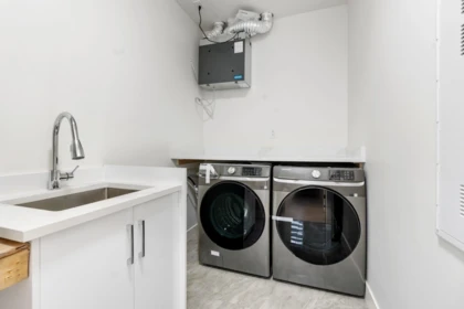 Guest Bathroom Photo of 2 8464 15 Avenue, Burnaby, BC