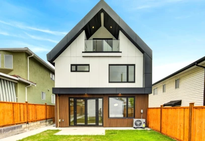 2 2741 E 7th Avenue, Vancouver, BC, Vancouver — Half Duplex for sale