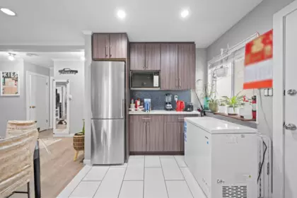 189 E 64th Avenue, Vancouver, BC, Vancouver — Half Duplex for sale