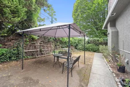 Swimming Pool Photo of 189 E 64th Avenue, Vancouver, BC