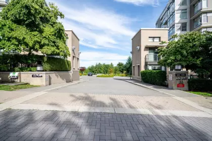 501 9298 University Crescent, Burnaby, BC, Burnaby — Apartment/Condo for sale