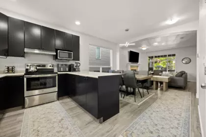 Breakfast Nook Photo of 10256 243a Street, Maple Ridge, BC