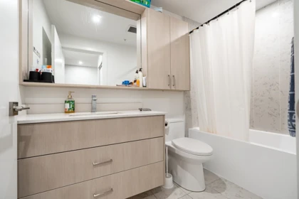 Guest Bathroom Photo of 417 13838 108 Avenue, Surrey, BC