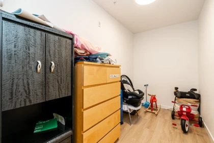 Powder Room Photo of 417 13838 108 Avenue, Surrey, BC