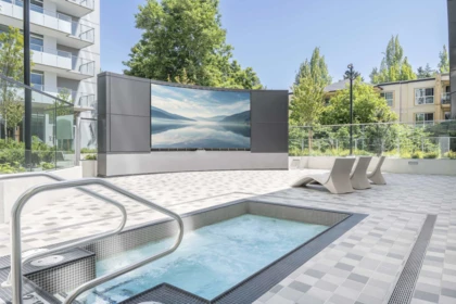 Swimming Pool Photo of 3506 13778 100 Avenue, Surrey, BC