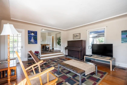 423 Cumberland Street, New Westminster, BC, New Westminster — Single Family Residence for sale