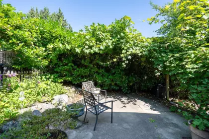 Garden / Landscaping Photo of 423 Cumberland Street, New Westminster, BC