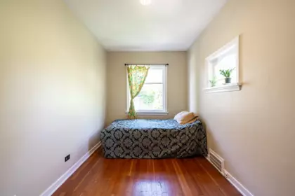 Powder Room Photo of 423 Cumberland Street, New Westminster, BC