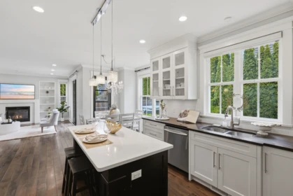 Breakfast Nook Photo of 927 163 Street, Surrey, BC
