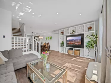Kitchen Photo of 128 19505 68a Avenue, Surrey, BC