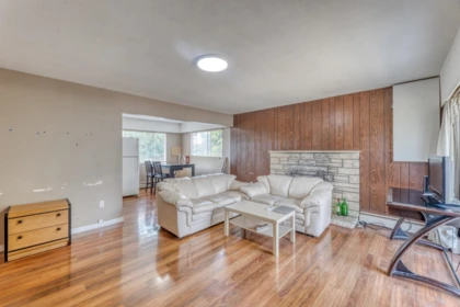 Kitchen Island Photo of 920 Harris Avenue, Coquitlam, BC