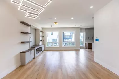 Kitchen Island Photo of 7080 192a Street, Surrey, BC