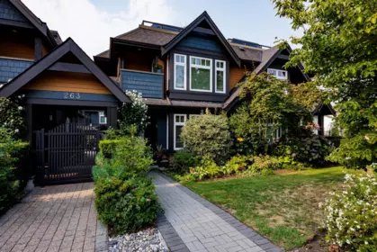 2 263 E 5th Street, North Vancouver, BC, North Vancouver — Townhouse for sale