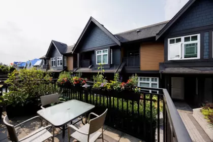 2 263 E 5th Street, North Vancouver, BC, North Vancouver — Townhouse for sale