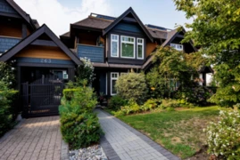 2 263 E 5th Street, North Vancouver, BC