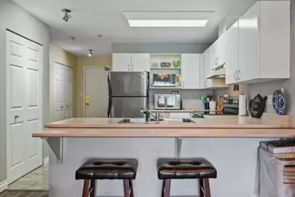 Kitchen Photo of 211 12160 80 Avenue, Surrey, BC