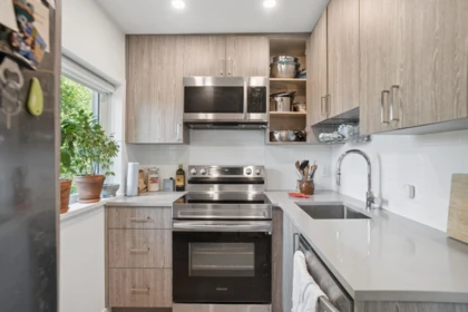 Kitchen Island Photo of 2890 W 8th Avenue, Vancouver, BC