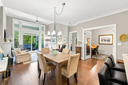 Kitchen Photo of 307 15175 36 Avenue, Surrey, BC