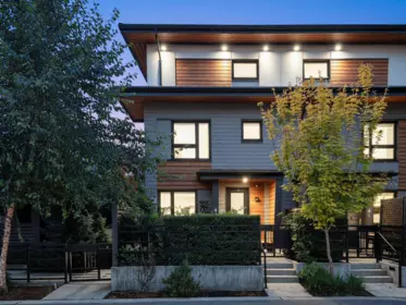 42 528 E 2nd Street, North Vancouver, BC, North Vancouver — Townhouse for sale