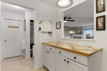 Kitchen Island Photo of 305 9165 Broadway Street, Chilliwack, BC