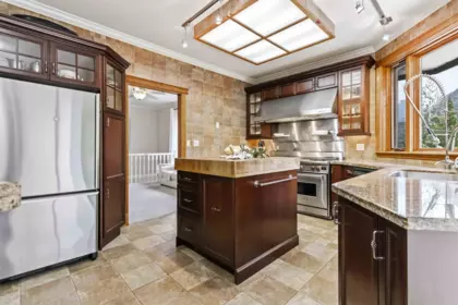 Kitchen Island Photo of 4320 Estate Drive, Sardis - Chwk River Valley, BC