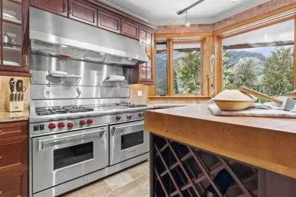 Kitchen Photo of 4320 Estate Drive, Sardis - Chwk River Valley, BC