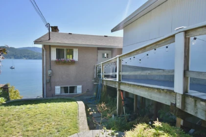 Breakfast Nook Photo of 484 Marine Drive, Gibsons, BC