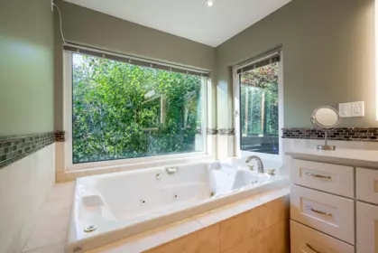 Entry Foyer Photo of 1562 Pinecrest Drive, West Vancouver, BC