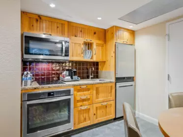 679 4090 Whistler Way, Whistler, BC, Whistler — Apartment/Condo for sale