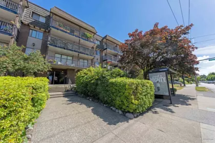 Outdoor Deck Photo of 107 170 E 3rd Street, North Vancouver, BC