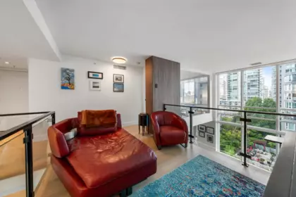 Entry Foyer Photo of 807 590 Nicola Street, Vancouver, BC
