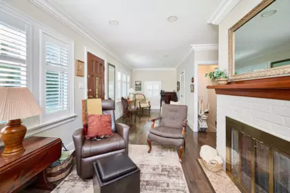 Living Room Photo of 81 E 19th Avenue, Vancouver, BC