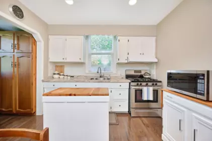 Pantry Photo of 81 E 19th Avenue, Vancouver, BC