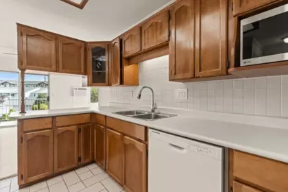 Kitchen Photo of 232 32691 Garibaldi Drive, Abbotsford, BC