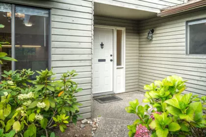 Family Room Photo of 1768 Lilac Drive, Surrey, BC