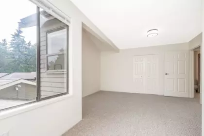 Hallway Photo of 1768 Lilac Drive, Surrey, BC